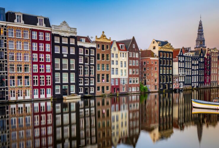 Scenic Stays In Amsterdam